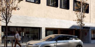 Renault’nun Yeni Konsept Modeli Seyahat Modlu MORPHOZ