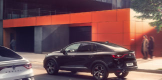 Renault Arkana E-TECH 145 Hibrit Motor İle İddiasını Artırdı Yüksek hacimli bir üreticiden çıkan ilk SUV-Coupe olan Yeni Renault Arkana, şık, ferah, sportif, teknolojik ve konforlu kimliğiyle alışılagelmişin dışına çıkıyor.